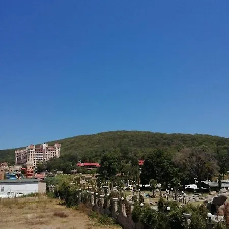 Vila Astoria 3 엘레니테